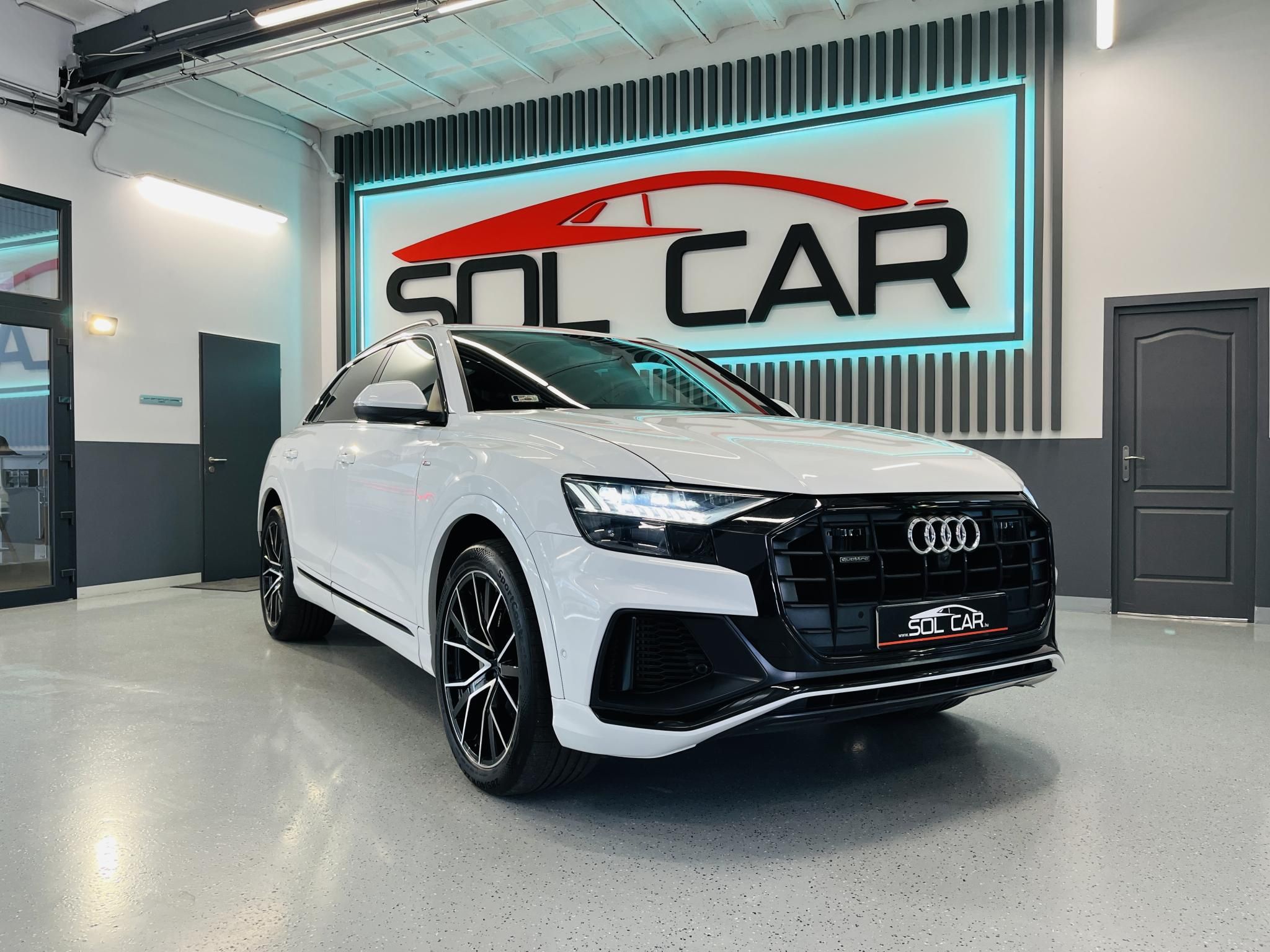 AUDI Q8 55 TFSI quattro Tiptronic ic PANO / 360 KAMERA / ADAPTÍV TEMPOMAT/